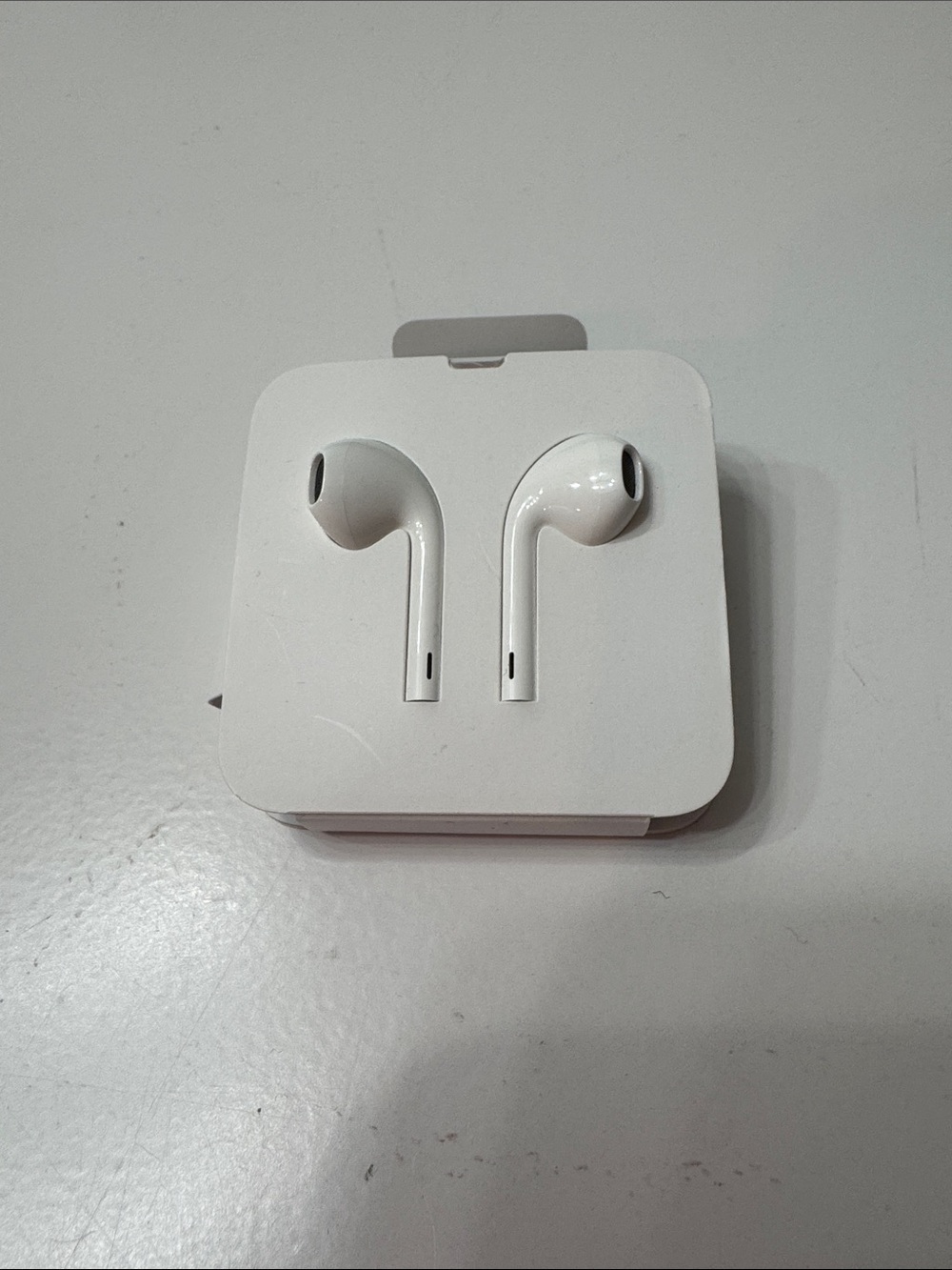Apple White Wired Earbuds with Inline Microphone